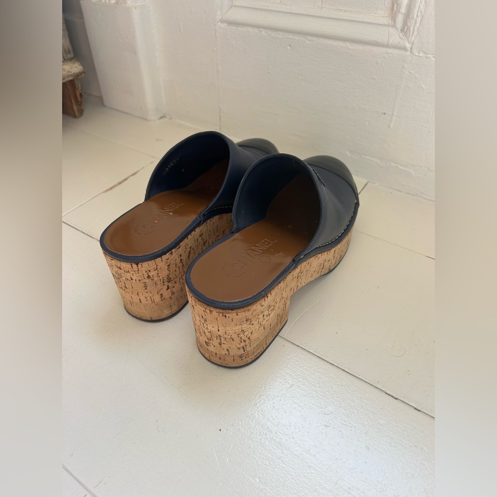 CHANEL Black and Navy Leather Clogs - Picture 7 of 13